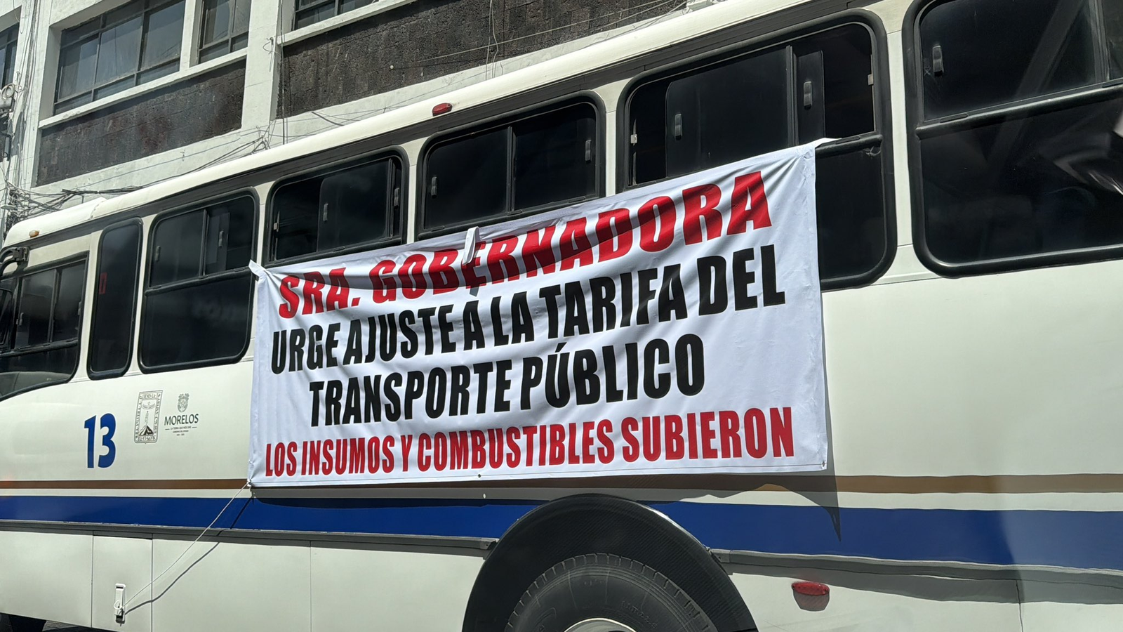 Transportistas paralizan Cuernavaca con bloqueos y exigen aumento a la tarifa del transporte público 14 Cuernavaca Transportistas