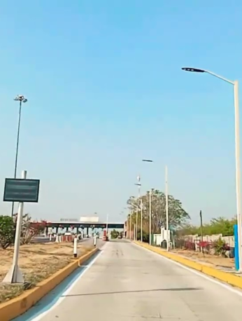 Integrantes de la CNTE tomaron este viernes diversas casetas en Morelos, incluida la de Alpuyeca, como parte de la huelga nacional para exigir cambios en la Ley del ISSSTE y mejoras laborales.