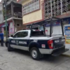 Elementos de seguridad resguardan la zona donde un hombre resultó herido por arma de fuego en la colonia Lienzo del Charro, en Cuernavaca.
