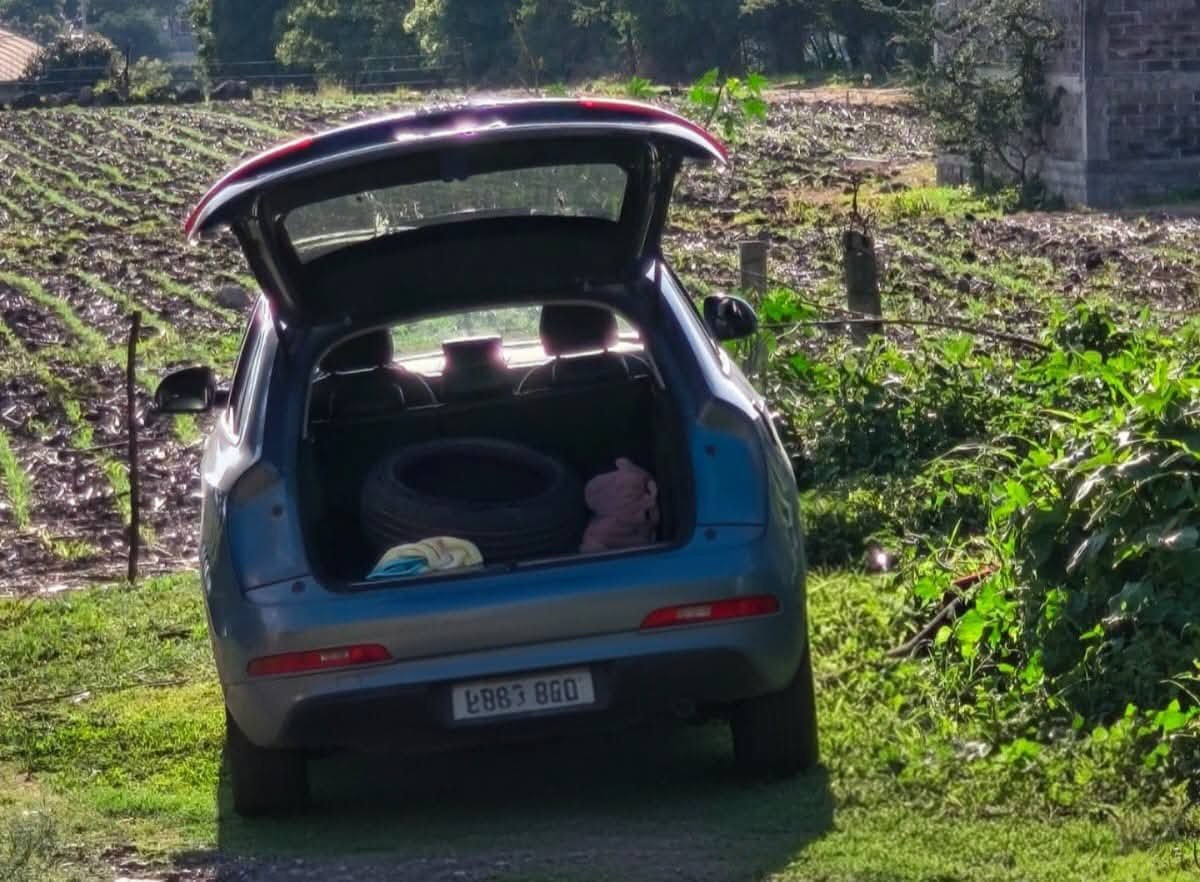Localizan a una mujer sin vida en un terreno baldío de Ayala 36 Elementos de la Fiscalía Regional Oriente realizan diligencias en el lugar donde fue localizada una mujer sin vida en Tlayecac, Ayala.