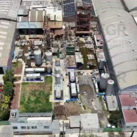 Operativo federal en un inmueble asegurado por presunto procesamiento ilícito de hidrocarburos en Cuautla, Morelos.