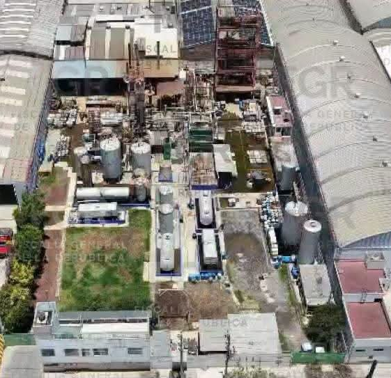 Operativo federal en un inmueble asegurado por presunto procesamiento ilícito de hidrocarburos en Cuautla, Morelos.