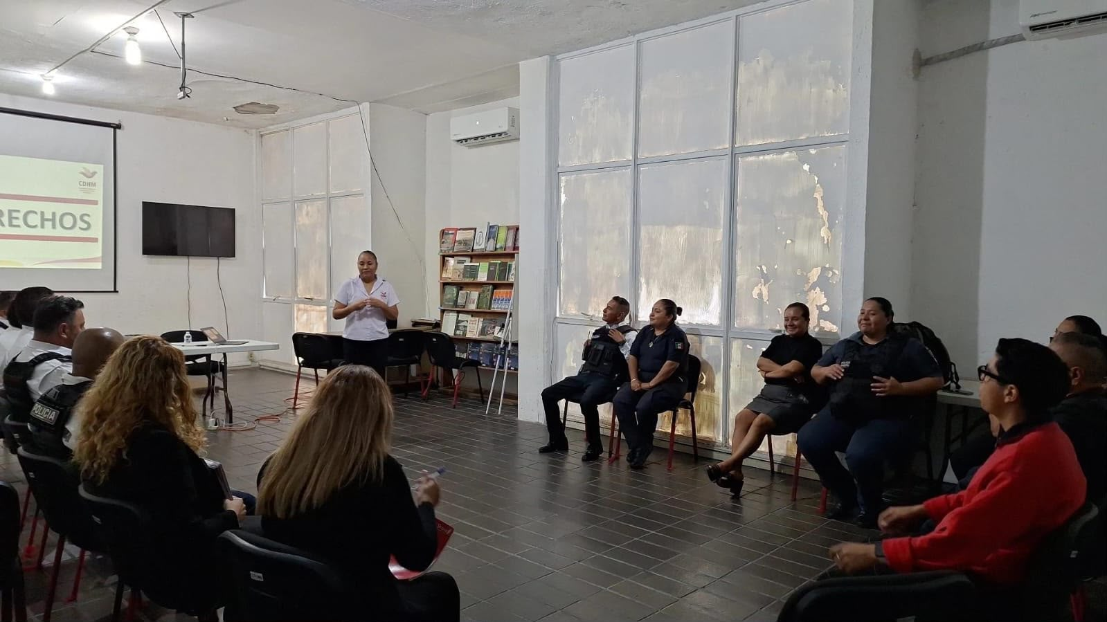 SEPRAC fortalece la prevención social con acciones en escuelas y colonias de Cuernavaca 37 Personal de SEPRAC realiza actividades de prevención social y proximidad ciudadana en Cuernavaca.