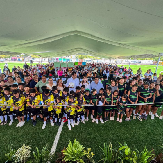 Margarita González Saravia durante la inauguración de infraestructura deportiva y anuncio de nuevas obras en Xoxocotla, Morelos.